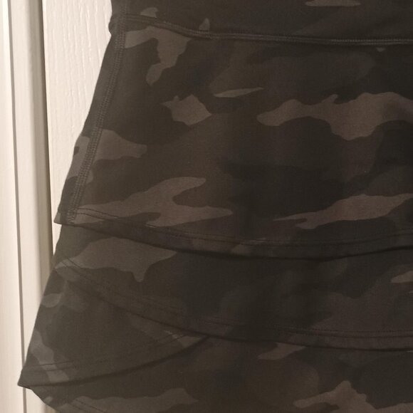 Athleta Girl/Swing Skort/Girls M 8-10/Black Gray Camo/Athletic Activewear - Picture 6 of 9